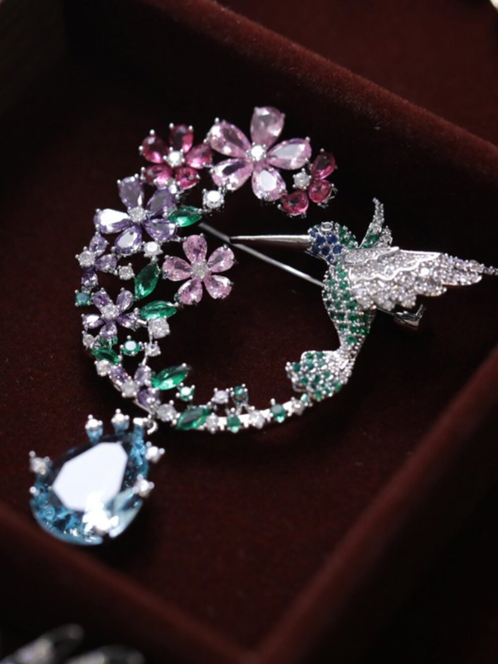 Luxe Hummingbird Floral Wreath Brooch - Sparkling Cubic Zirconia Pin
